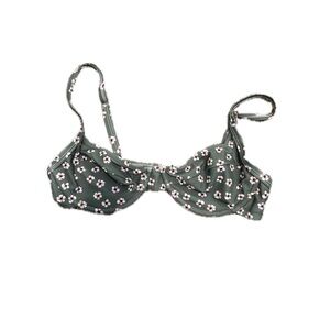 Kulani Kinis sage green floral top size xs